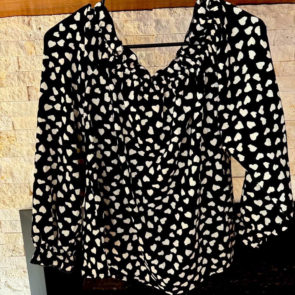 Black & white heart pattern off the shoulder top.